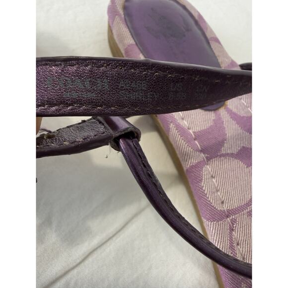 Coach Shirley Women’s 6.5 Purple Patent Leather Flat Thong Sandals - Picture 7 of 9